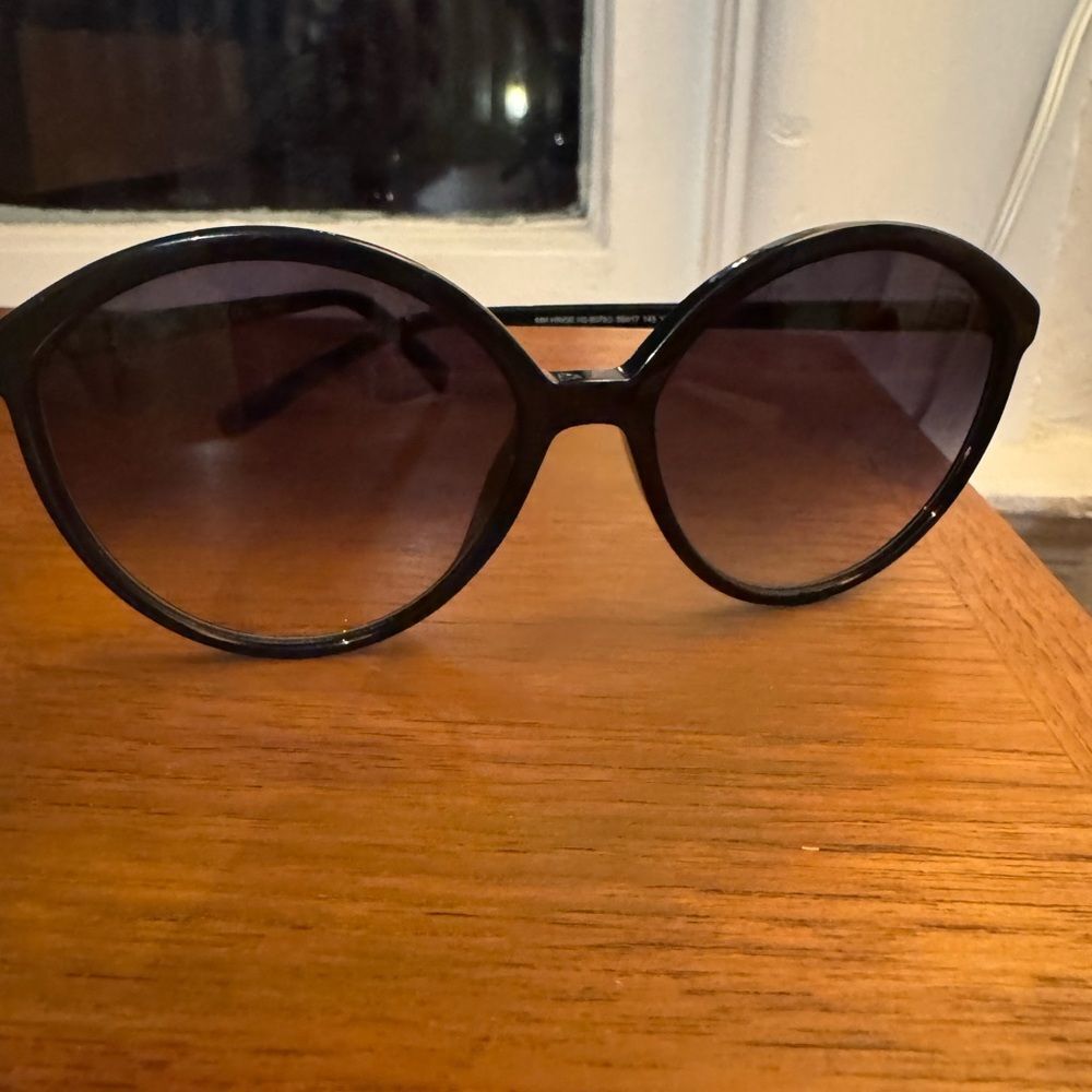 Max Mara Black Cat Eye Sunglasses - Picture 3 of 5